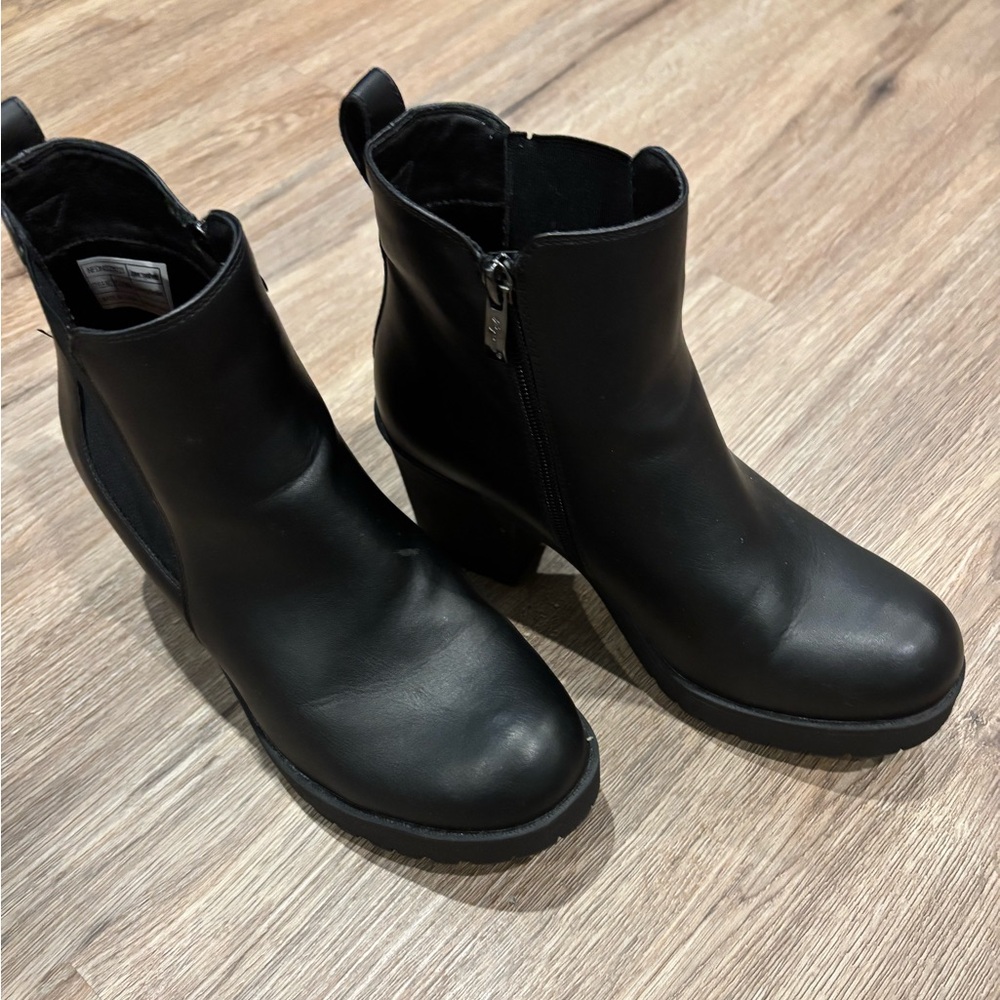 Vespose Women’s Black Boots